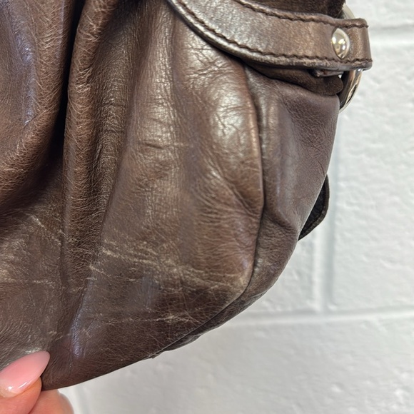 Francesco Biasia Brown Shoulder Bag with Slouchy Style and Leather Material - Picture 4 of 12